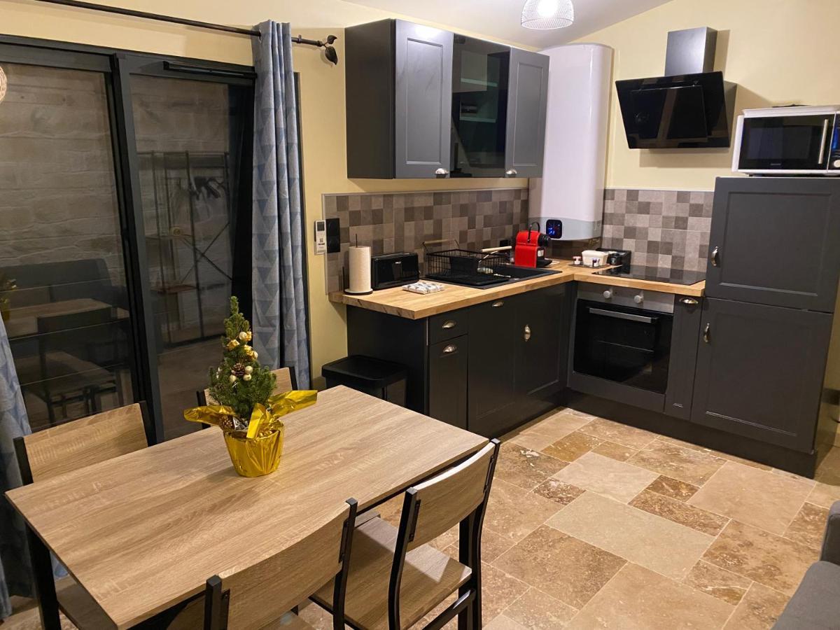 Appartement De Charme Avec Jaccusi Vezenobres Esterno foto